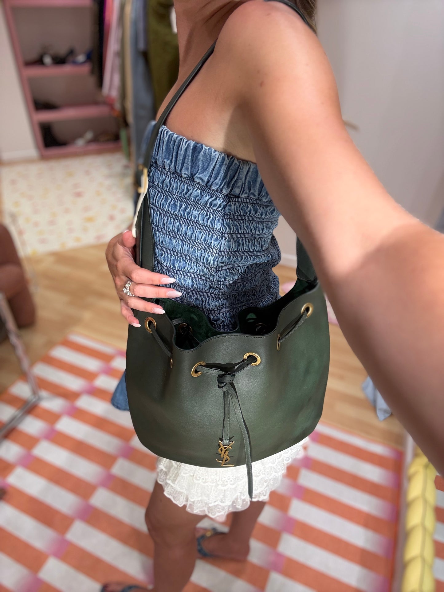 Saint Laurent Paris VII Medium Hobo Bag – Cuir lisse vert foncé