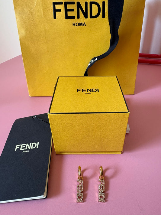 Boucles d’oreilles Fendi Fendigraphy Crystal – Doré & cristaux