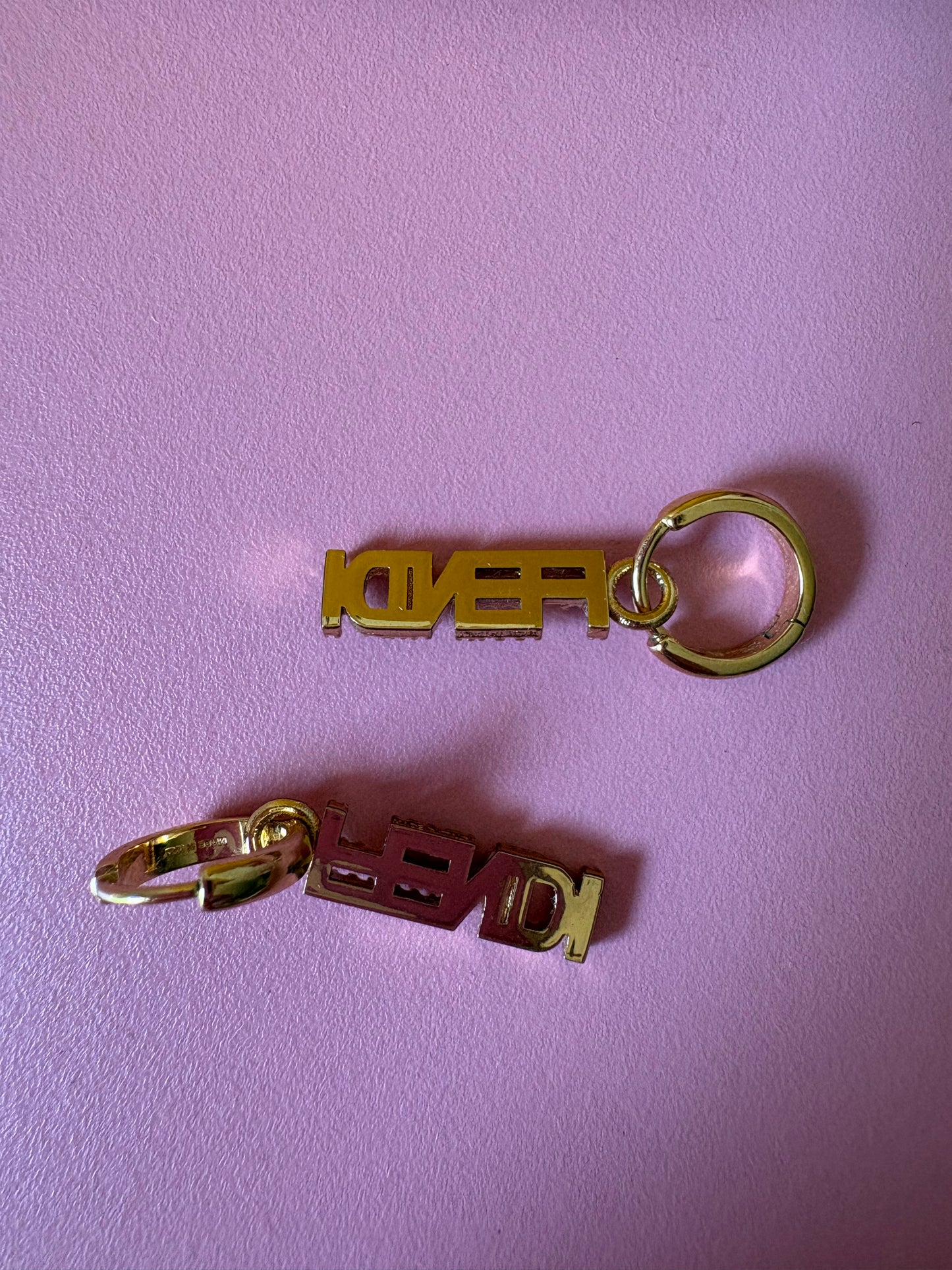 Boucles d’oreilles Fendi Fendigraphy Crystal – Doré & cristaux