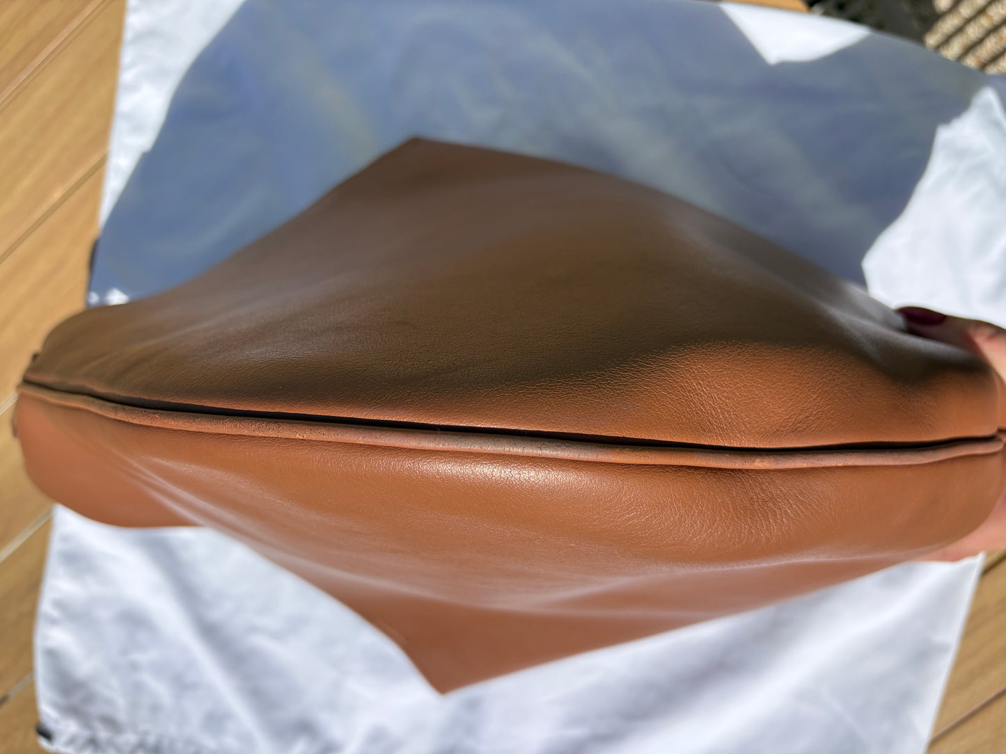 Givenchy Infinity Hobo en cuir camel
