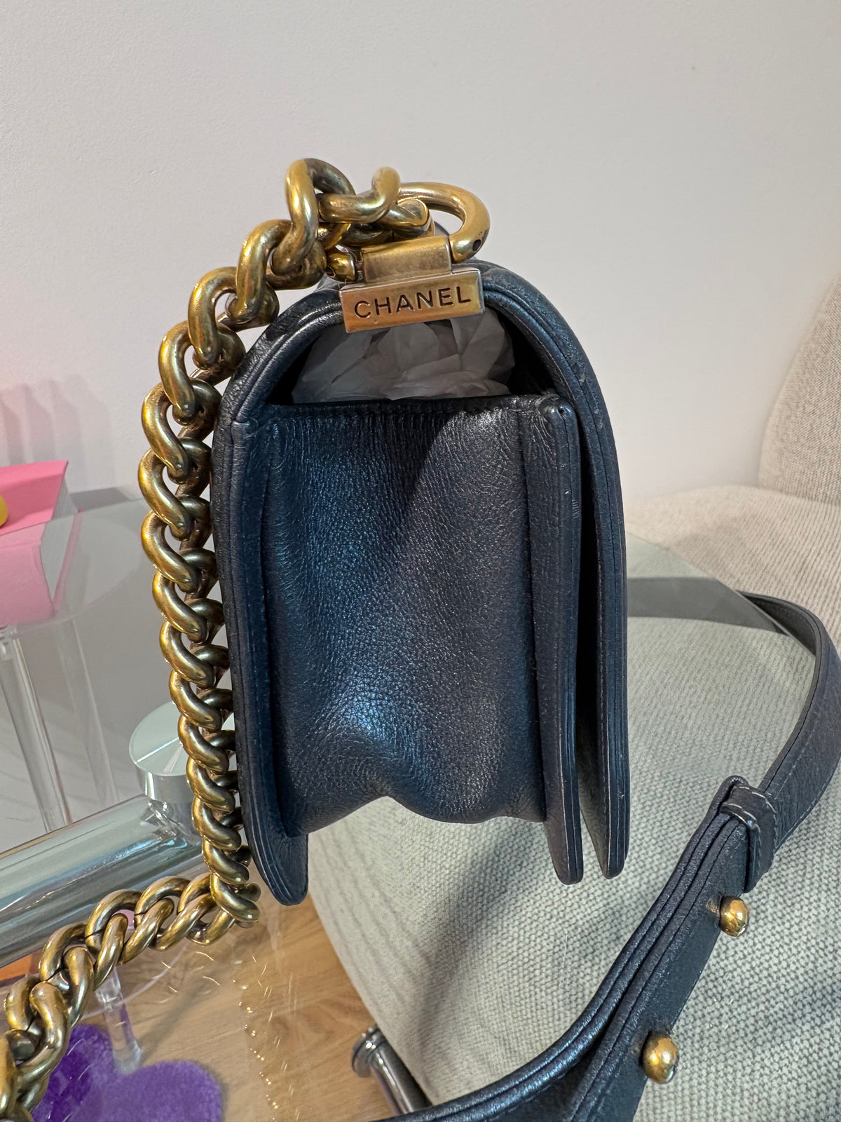 CHANEL Boy 25 – Cuir noir & bijouterie dorée 