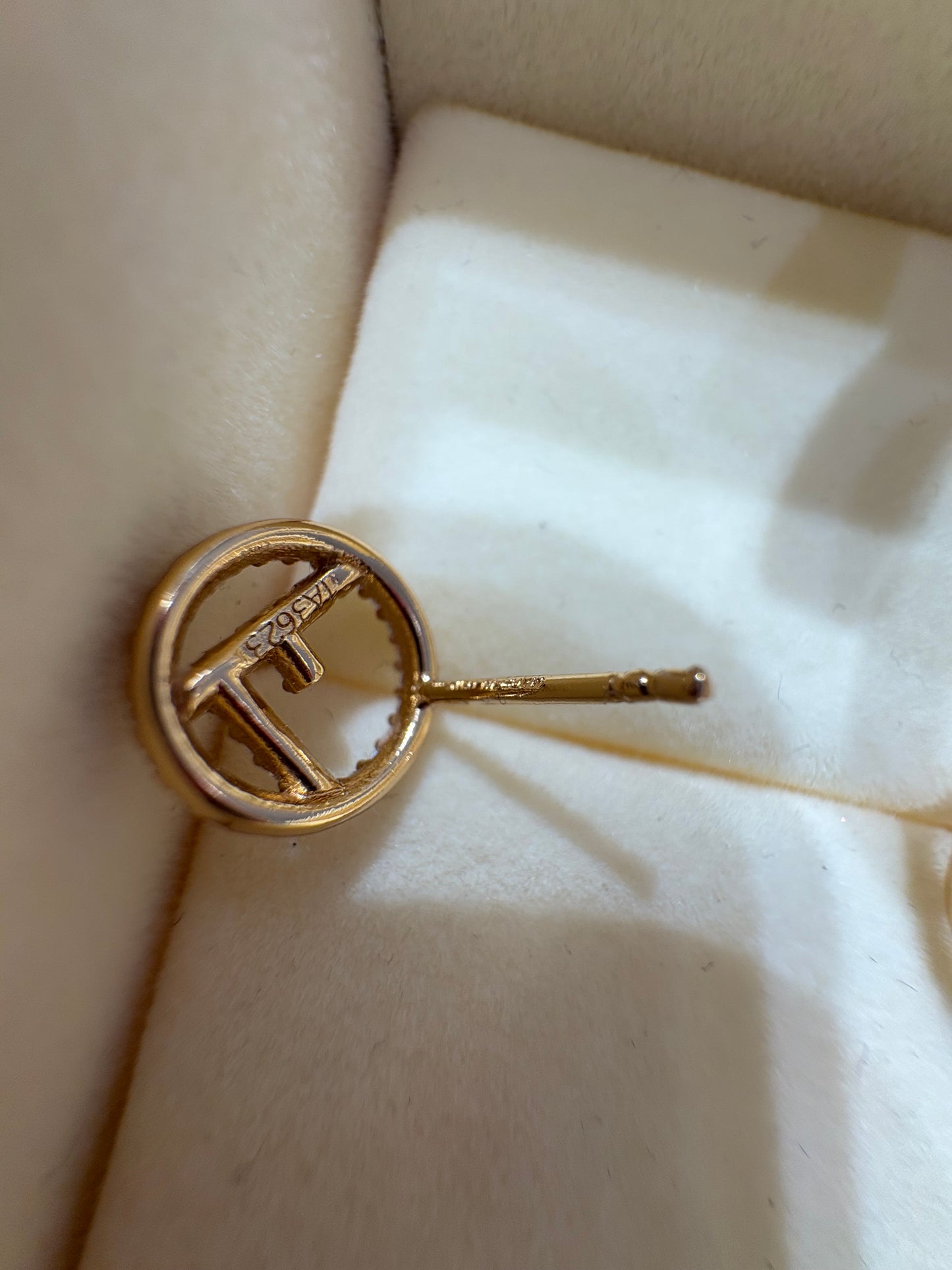 Boucles d’oreilles Fendi