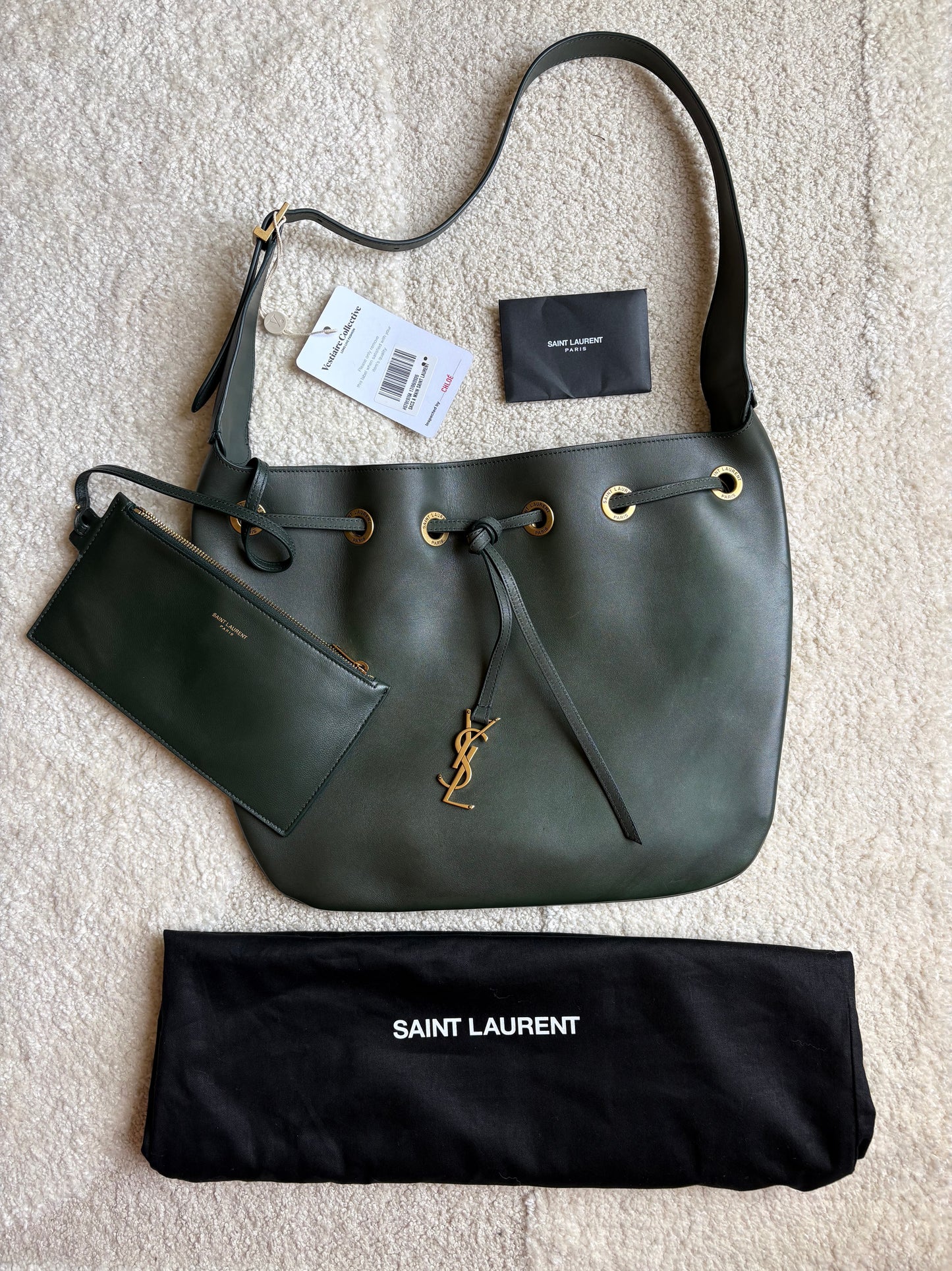 Saint Laurent Paris VII Medium Hobo Bag – Cuir lisse vert foncé