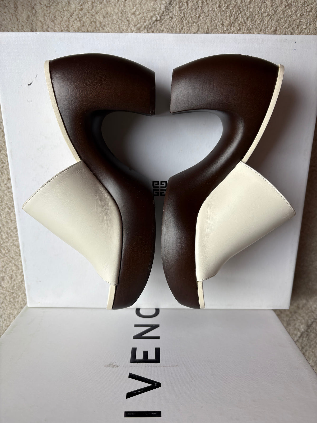 GIVENCHY – Mules sabots