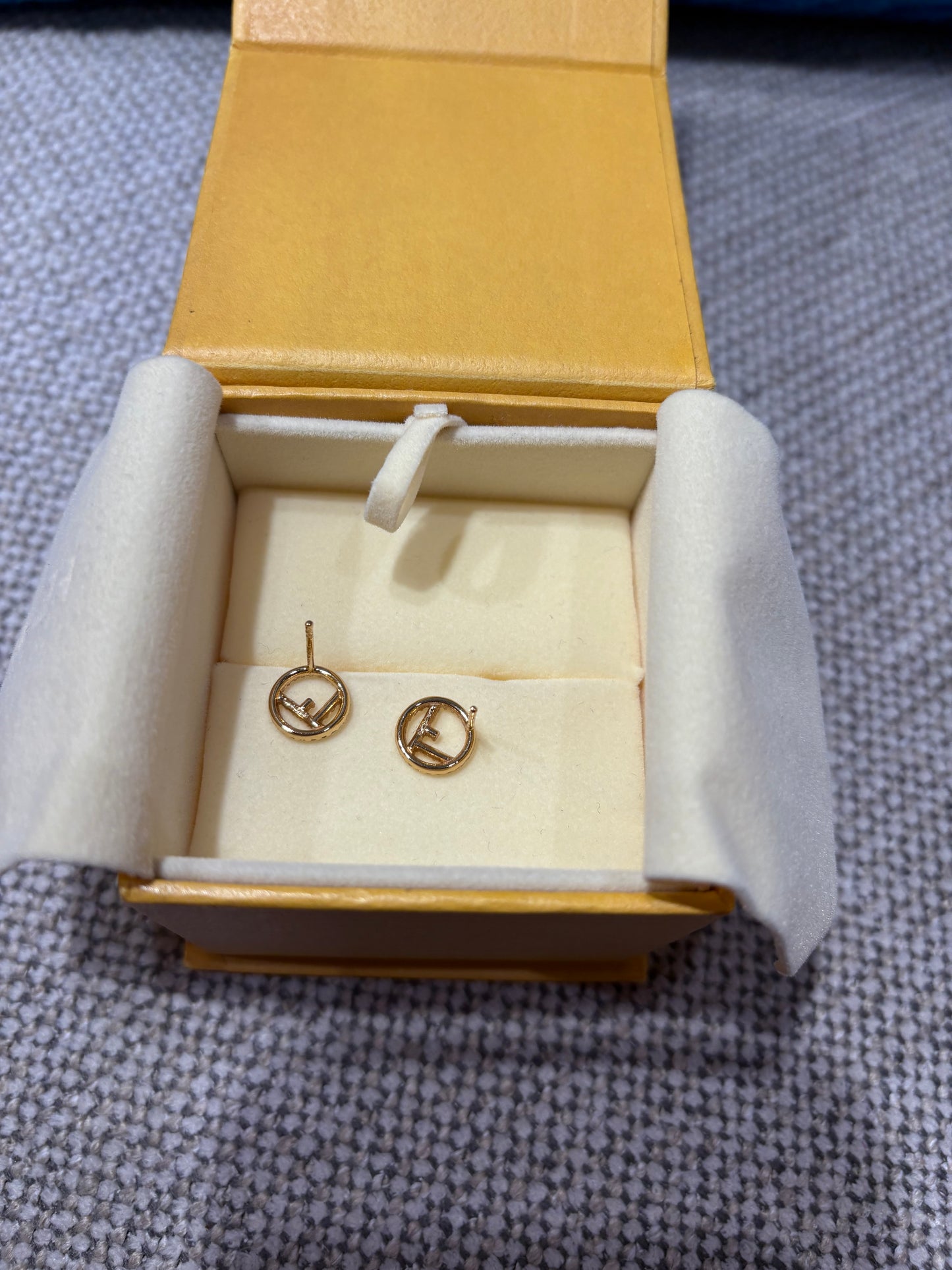 Boucles d’oreilles Fendi