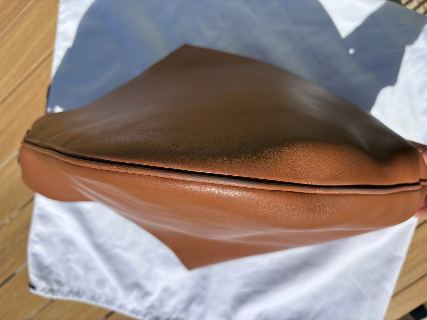 Givenchy Infinity Hobo en cuir camel