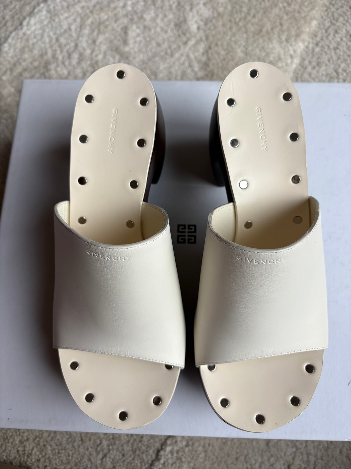 GIVENCHY – Mules sabots