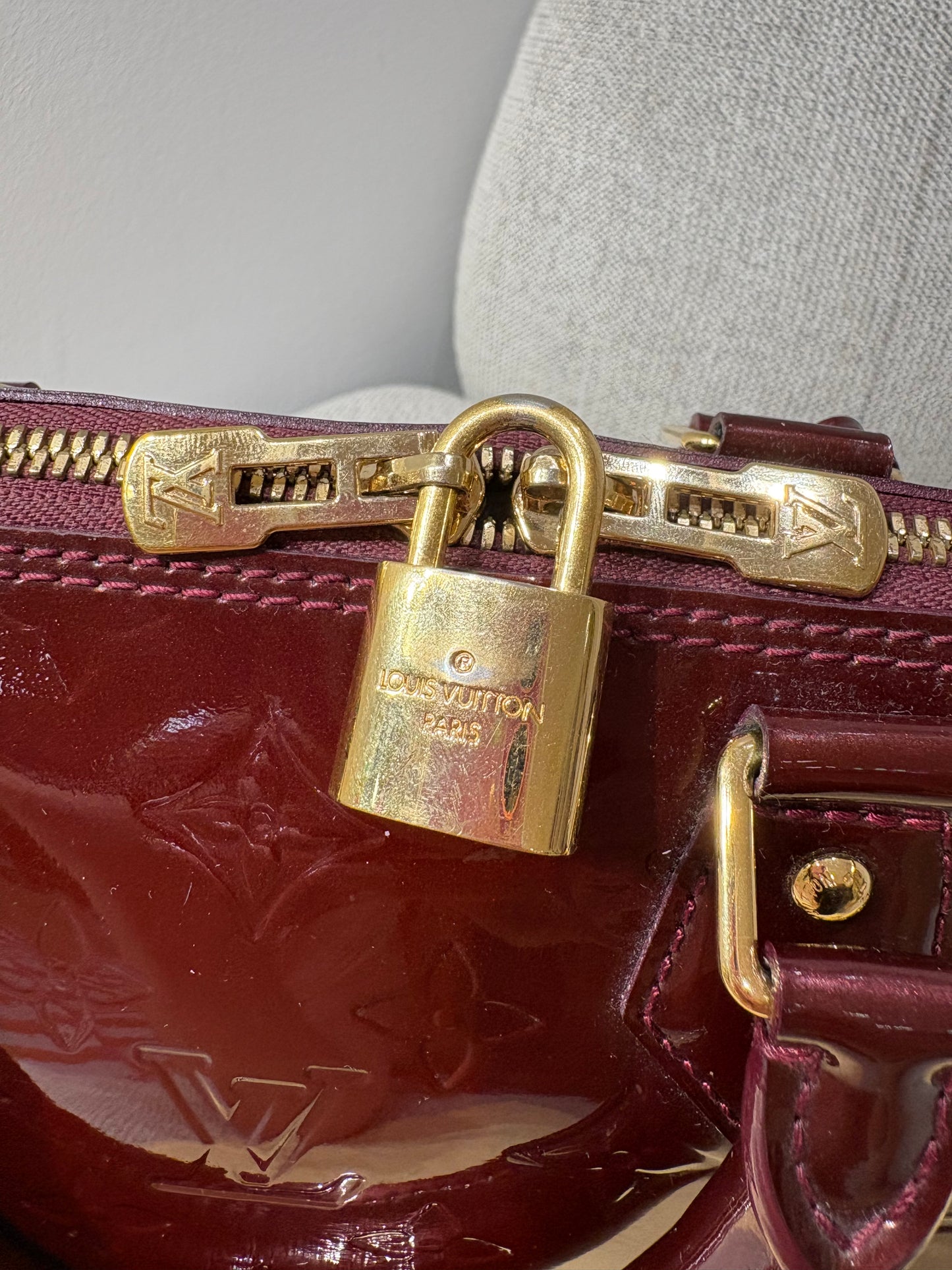 Sac Louis Vuitton Alma PM Monogram Vernis Rouge Fauvist