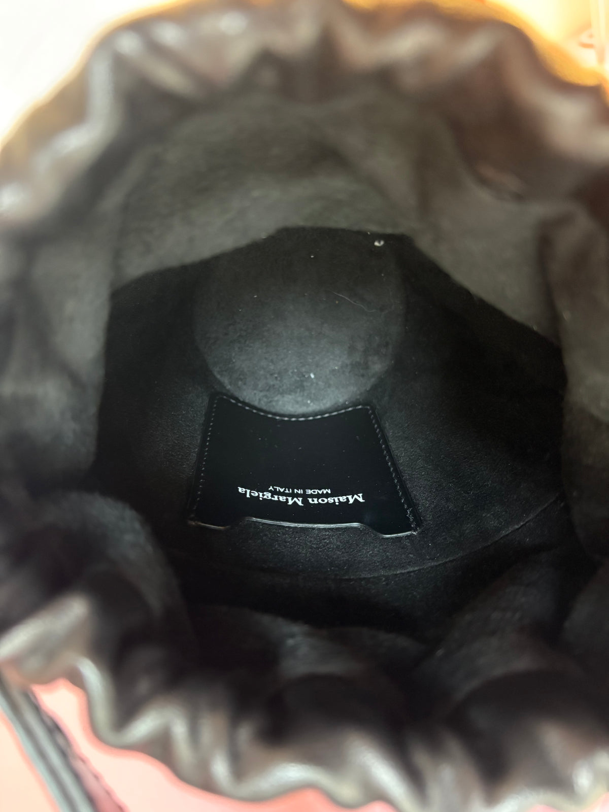 Sac seau Maison Margiela noir en cuir verni | État neuf