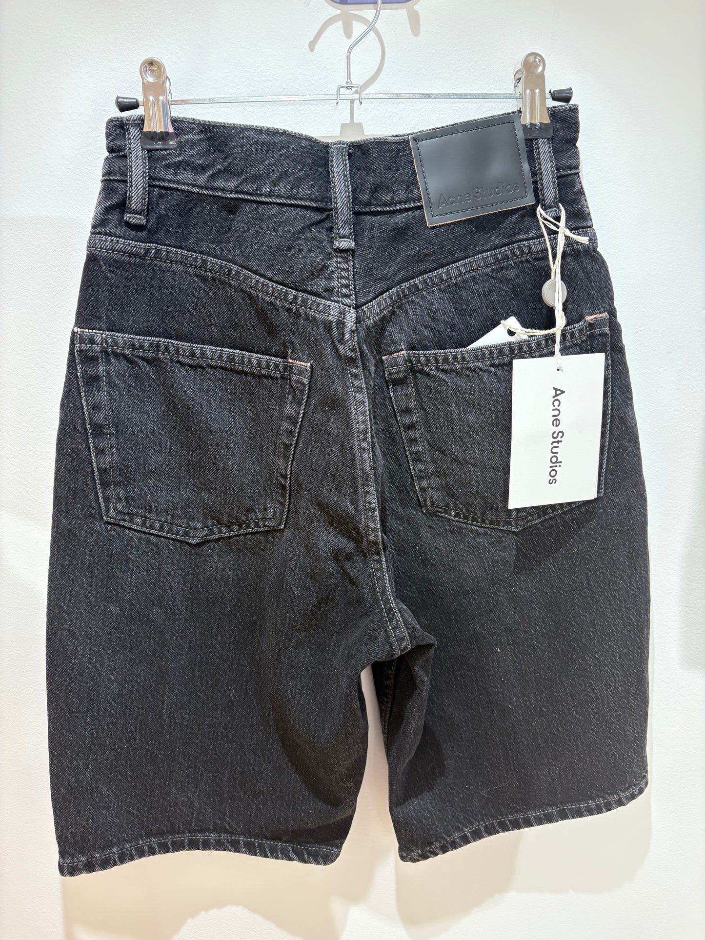 Bermuda Acne Studios