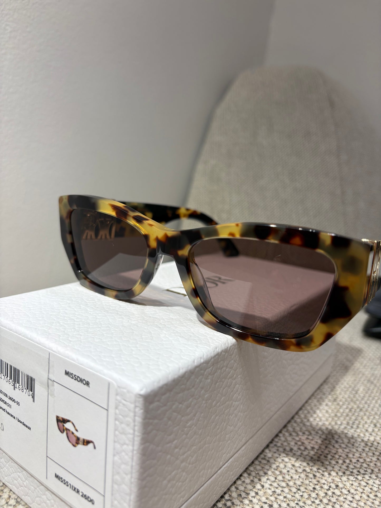 Lunettes de soleil Dior MissDior S11